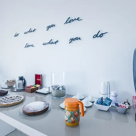 Alojamento de Acomodação e Pequeno-almoço La Postale 3*
